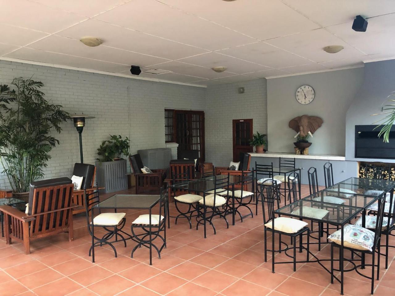 אדו Beyond Cui Bono Guesthouse מראה חיצוני תמונה